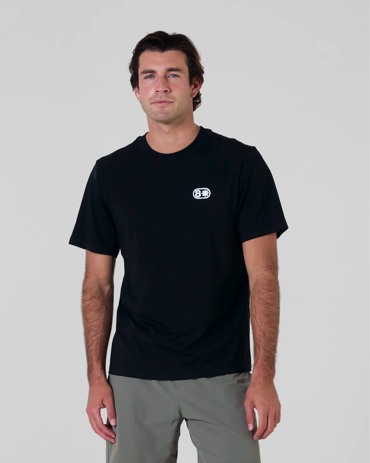 hybrid-tee__aged-black__front_1x_x1920_bd600f60-3152-4d45-a5b8-40b15685a720.webp