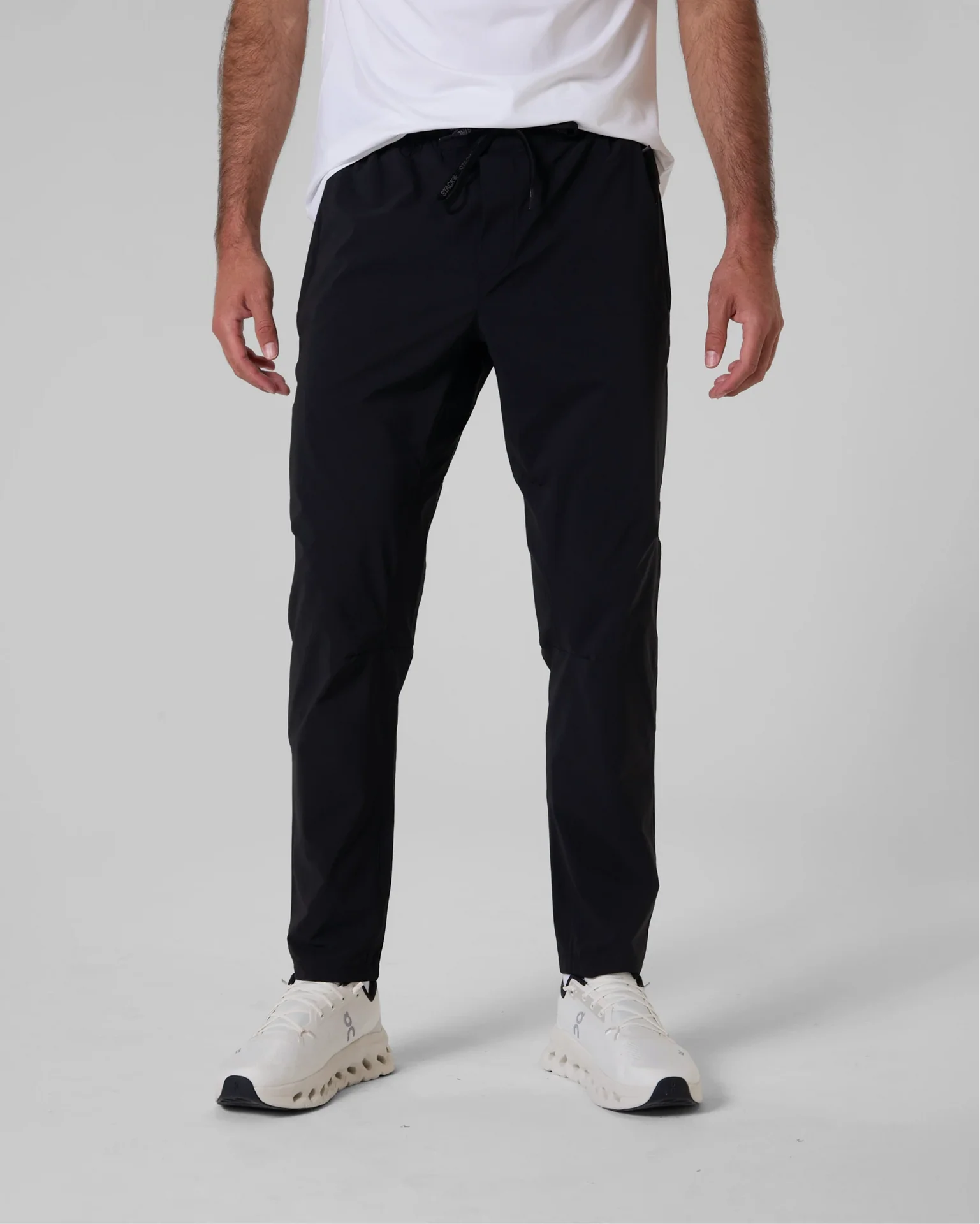 stack_everydaypant__black__frontcrop_1x_x1920_b8192a89-7c34-4495-ac03-910ec115690c.webp